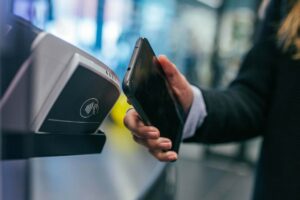 nfc chip gebruiken betalen